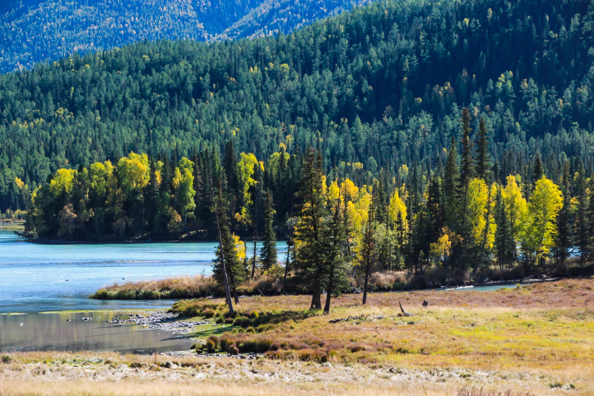 多元文化交融的边疆明珠——新疆